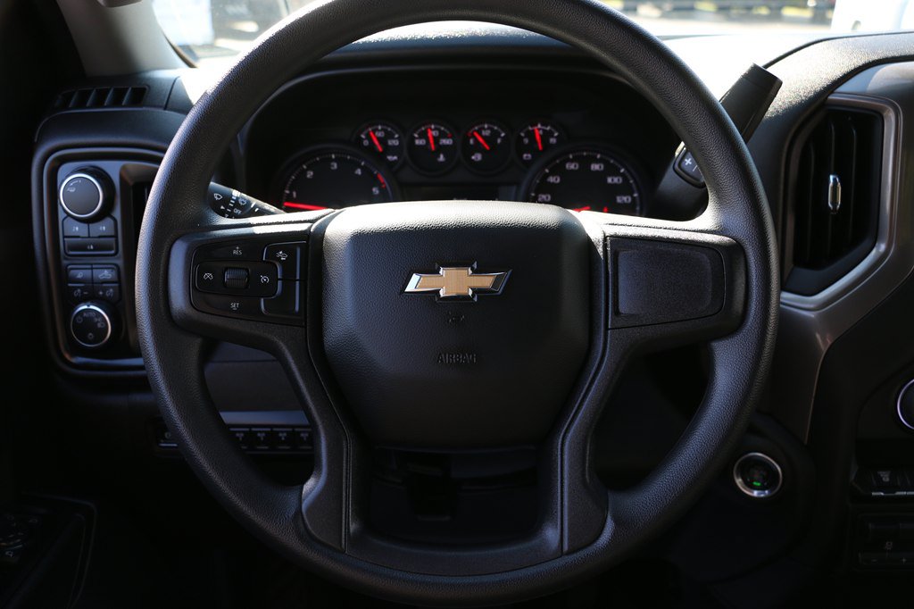Used 2025 Chevrolet Silverado 2500 Custom w/ Custom Value Package AWD/4WD image 17