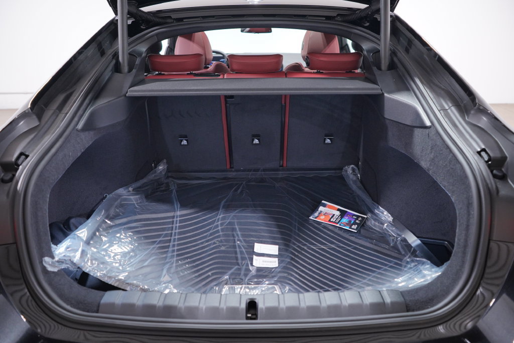 New 2026 BMW i4 eDrive40 w/ Premium Package RWD image 17