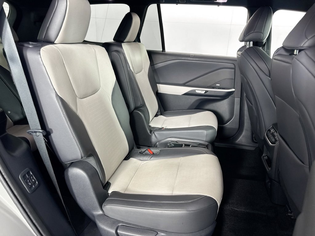 Used 2025 Lexus TX 500h AWD w/ Technology Package image 35