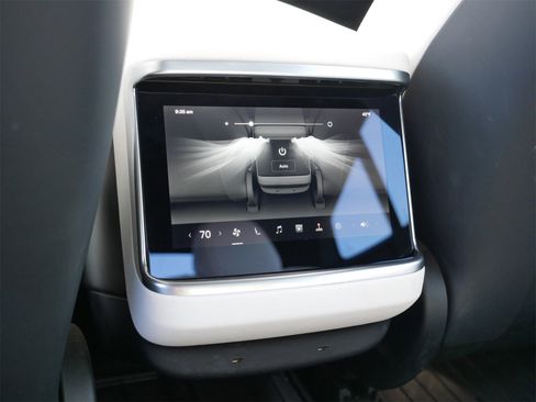 Used 2022 Tesla Model S image 19