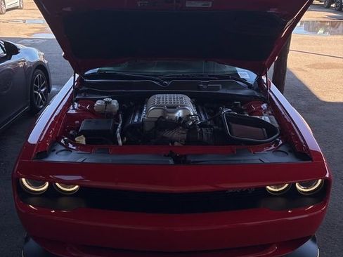 Used 2019 Dodge Challenger SRT Hellcat Redeye image 17