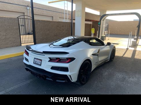 Certified 2025 Chevrolet Corvette Z06 w/ Stealth Interior Trim Package RWD image 4