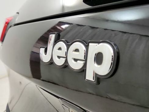 Used 2015 Jeep Cherokee Limited w/ Trailer Tow Group FWD image 32