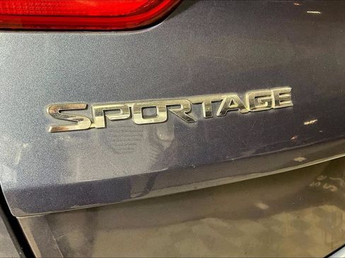 Used 2017 Kia Sportage LX AWD/4WD image 7
