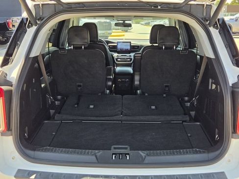 Used 2021 Ford Explorer XLT w/ Equipment Group 202A RWD image 17