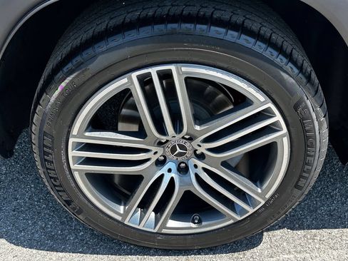 Certified 2025 Mercedes-Benz GLS 450 4MATIC image 21