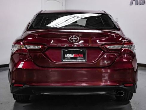 Used 2018 Toyota Camry XLE FWD image 10