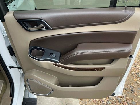 Used 2018 Chevrolet Suburban LT w/ LT Signature Package image 27