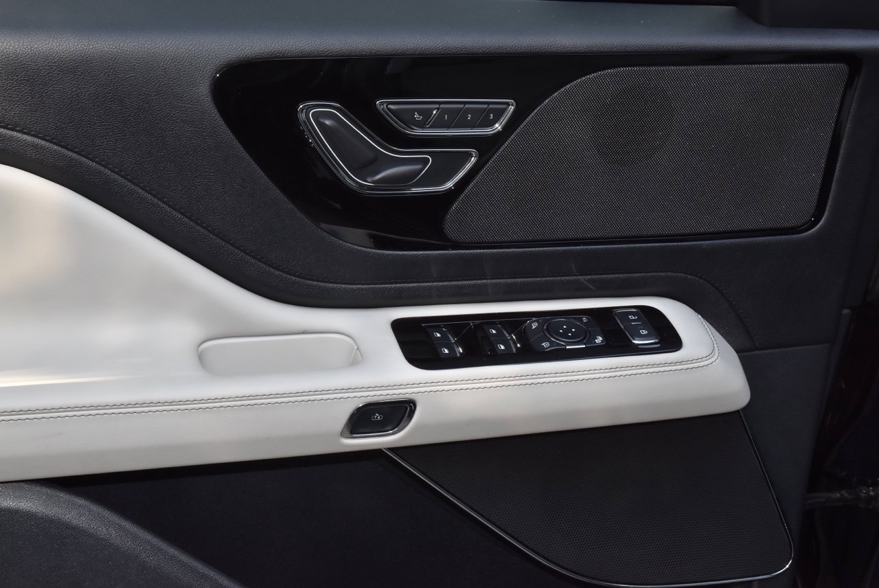 Certified 2026 Lincoln Aviator 2WD w/ Jet Appearance Package image 36