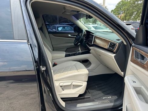 Used 2024 Volkswagen Atlas SE FWD image 38