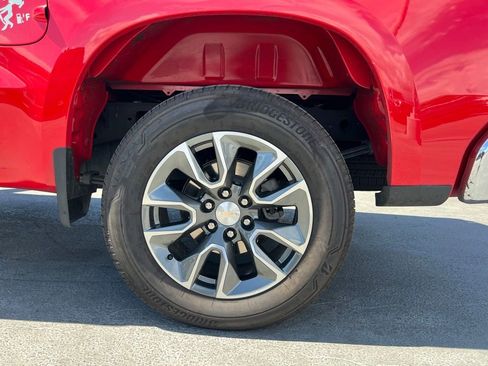 Used 2023 Chevrolet Silverado 1500 LT AWD/4WD image 7