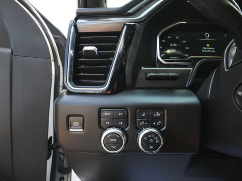 Used 2023 GMC Sierra 1500 Denali Ultimate AWD/4WD image 17