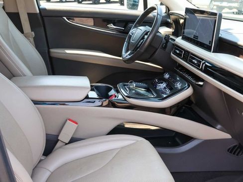 Used 2022 Lincoln Nautilus Reserve AWD/4WD image 18