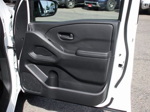 Used 2025 Nissan Frontier S w/ S Utility Package image 37