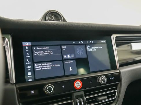 New 2026 Porsche Macan image 30