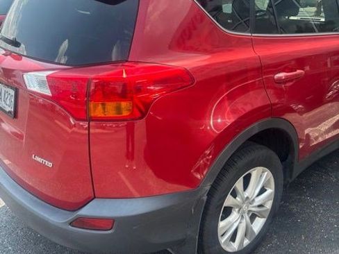 Used 2014 Toyota RAV4 Limited w/ Technology Package FWD image 6