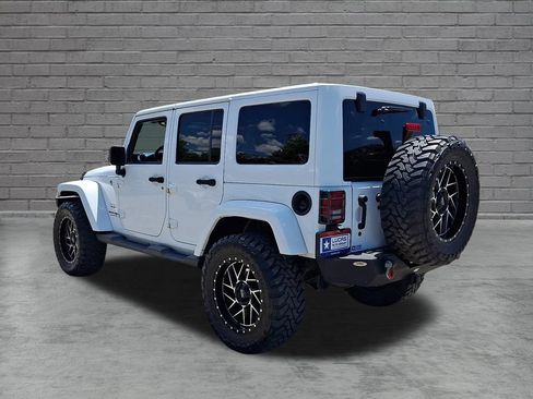 Used 2018 Jeep Wrangler Unlimited Sahara w/ Connectivity Group AWD/4WD image 8
