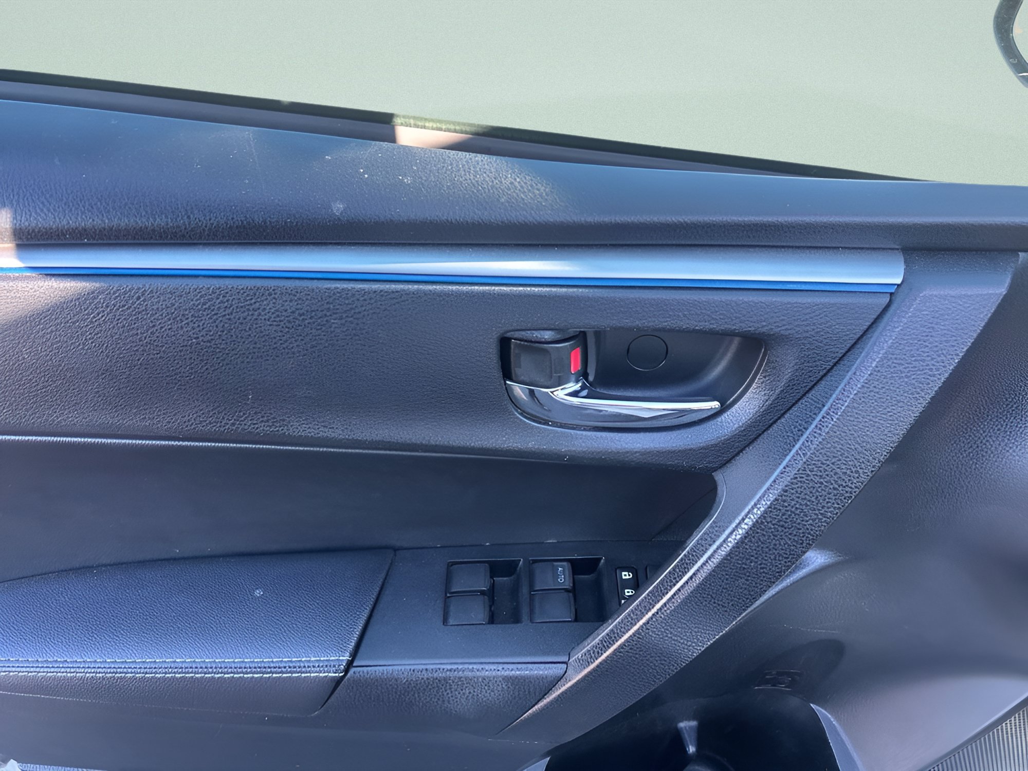 Used 2015 Toyota Corolla S w/ Body Protection Package #1 FWD image 17
