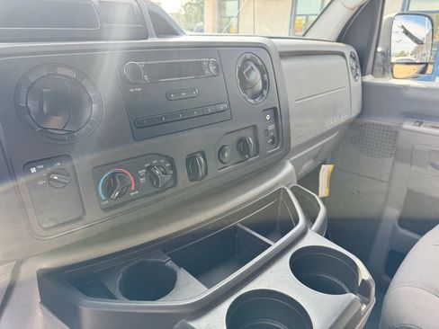 Used 2014 Ford E-250 and Econoline 250 w/ Power Group image 14