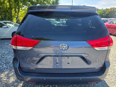 Used 2013 Toyota Sienna XLE FWD image 6