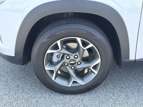 Used 2025 Chevrolet Trax LT w/ Driver Confidence Package FWD image 28