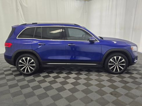 Used 2021 Mercedes-Benz GLB 250 4MATIC w/ Premium Package image 7