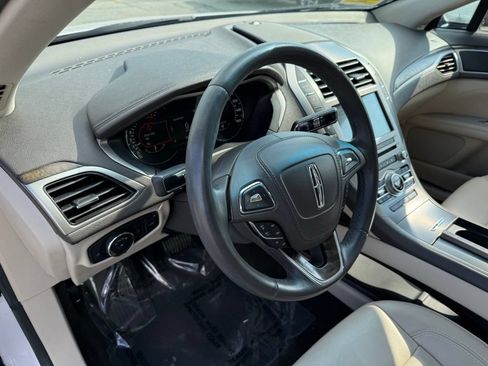 Used 2017 Lincoln MKZ Select w/ Select Plus Package AWD/4WD image 19
