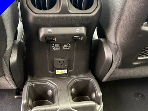 Used 2026 Jeep Wrangler Unlimited Rubicon AWD/4WD image 30