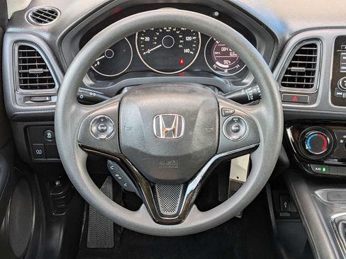 Used 2017 Honda HR-V LX image 18