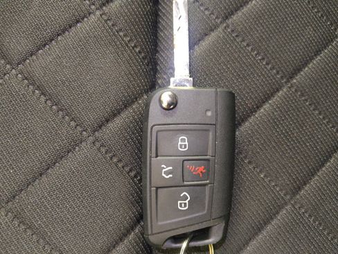 Used 2021 Volkswagen Atlas S FWD image 32