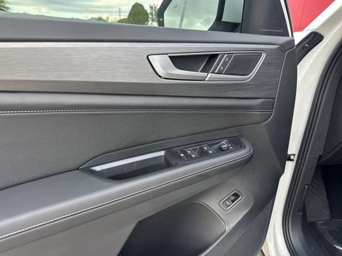 New 2026 Volkswagen Atlas Cross Sport SE image 14