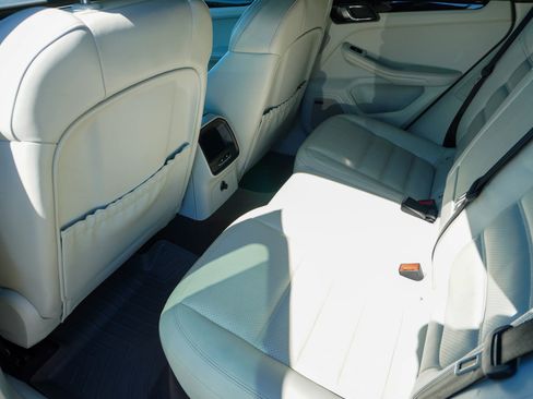 Used 2015 Porsche Macan S image 20