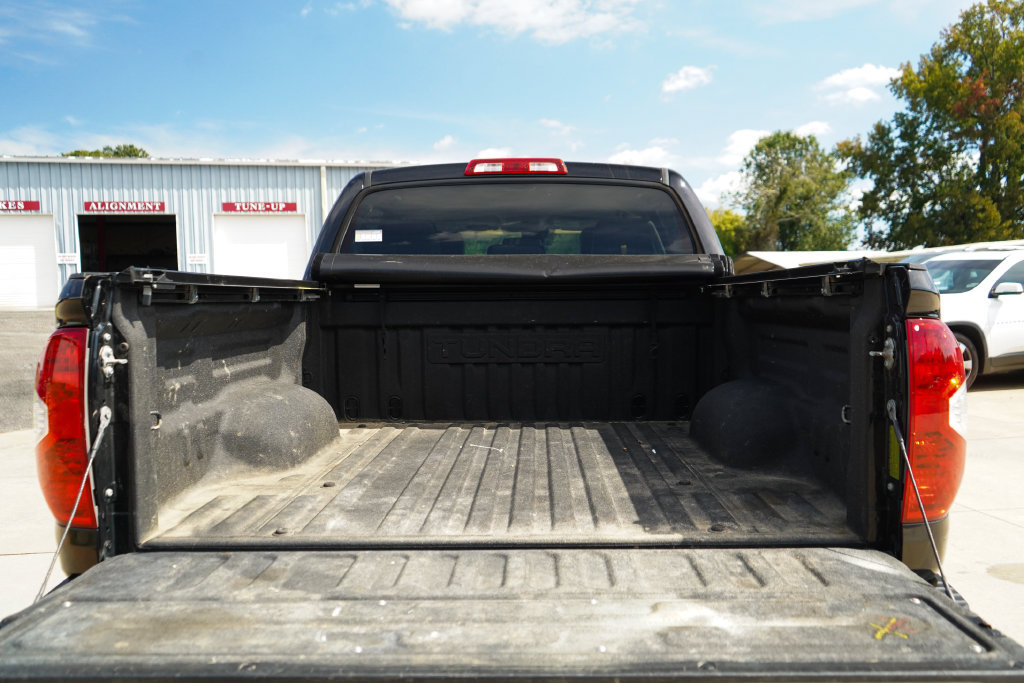 Used 2018 Toyota Tundra Limited w/ Limited Premium Package AWD/4WD image 15