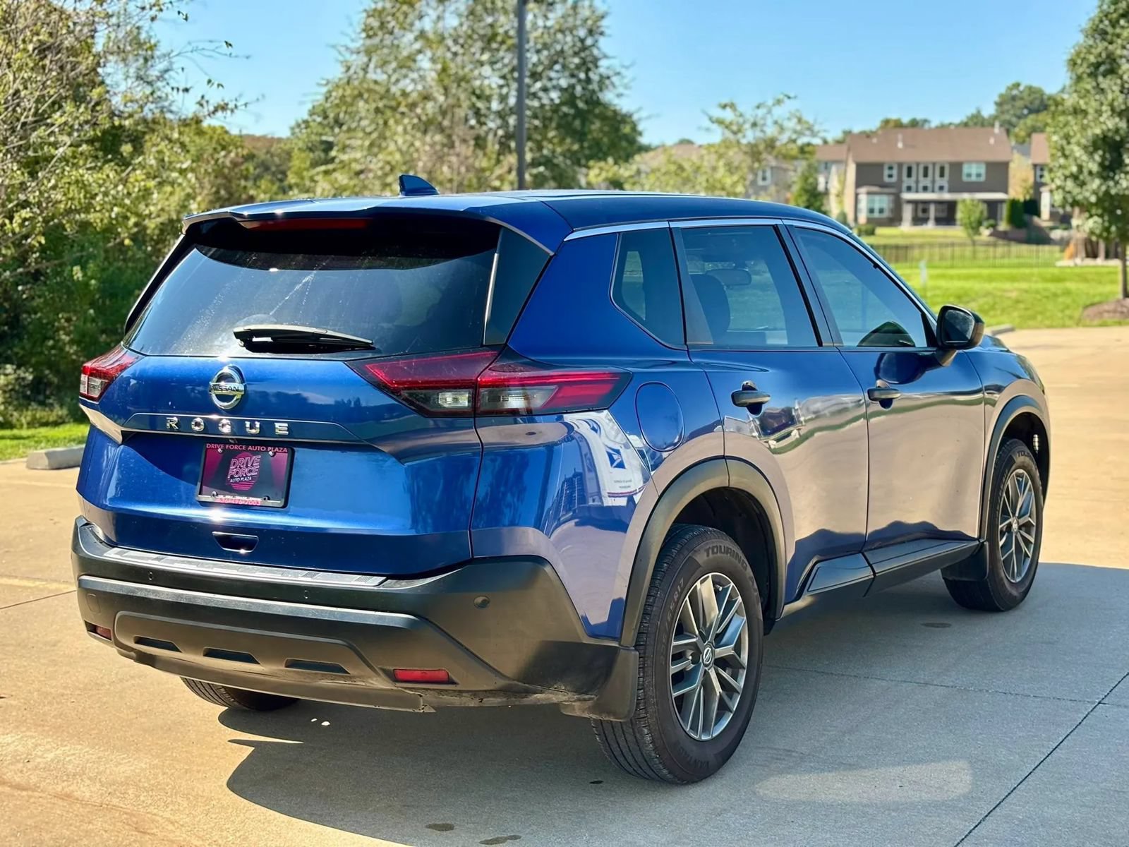 Used 2021 Nissan Rogue S FWD image 6
