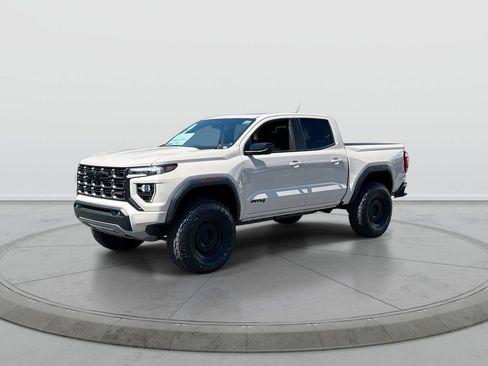 New 2026 GMC Canyon AT4 w/ Technology Plus Package AWD/4WD image 4