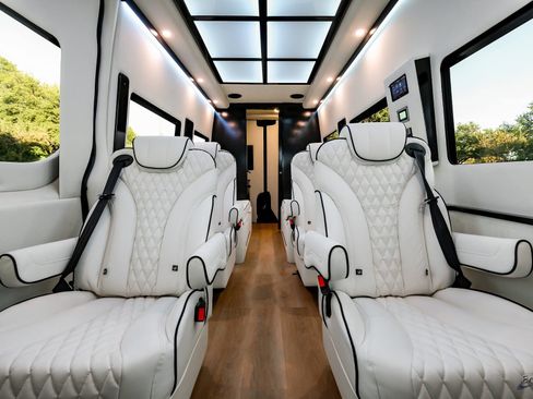 Used 2023 Mercedes-Benz Sprinter 3500 image 66