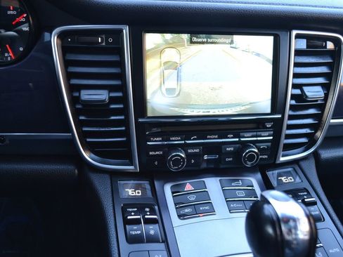 Used 2014 Porsche Panamera 4 w/ Premium Package image 29