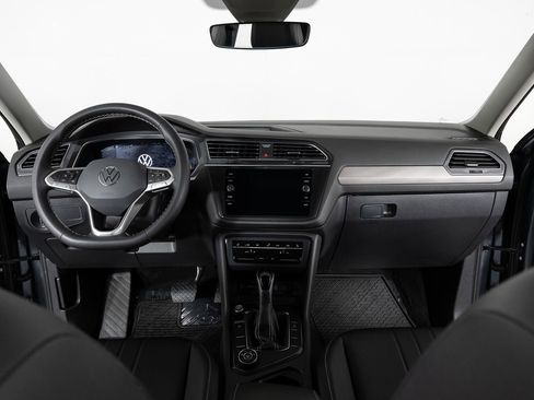 Used 2023 Volkswagen Tiguan SE image 29