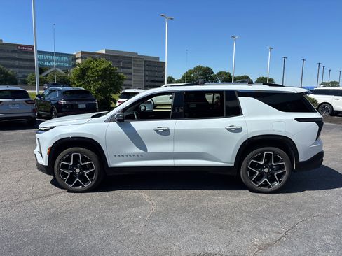 Used 2026 Chevrolet Traverse High Country w/ LPO, Floor Liner Package AWD/4WD image 4
