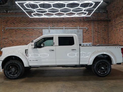 Used 2020 Ford F350 Platinum w/ FX4 Off-Road Package AWD/4WD image 1
