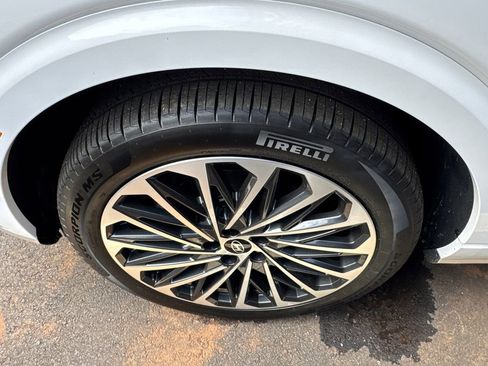New 2026 Hyundai Palisade Calligraphy FWD image 23