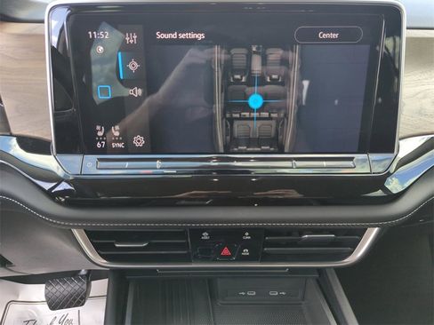 Used 2025 Volkswagen Atlas SE image 29