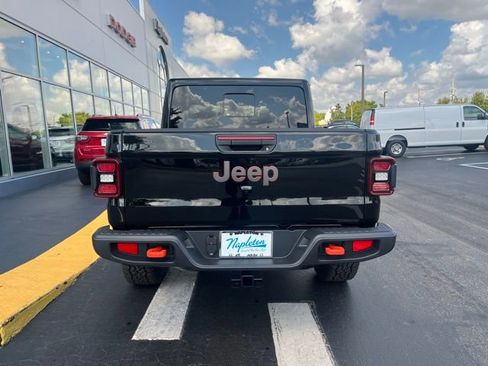 New 2025 Jeep Gladiator Mojave w/ Convenience Group image 7