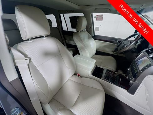 Used 2017 Lexus GX 460 Luxury w/ Preferred Accessory Package AWD/4WD image 29