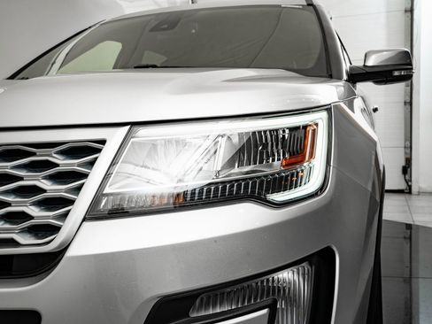 Used 2017 Ford Explorer Platinum image 15