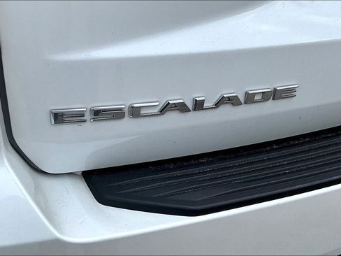Used 2023 Cadillac Escalade Sport Platinum w/ Heavy-Duty Trailer Package AWD/4WD image 23