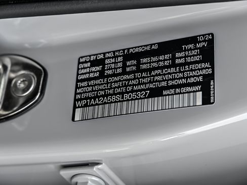 Used 2025 Porsche Macan w/ Premium Package Plus AWD/4WD image 41