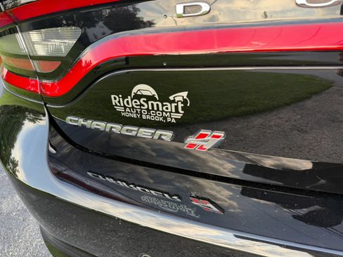 Used 2019 Dodge Charger SXT AWD/4WD image 39