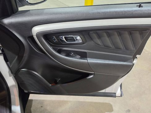 Used 2016 Ford Taurus SEL FWD image 33