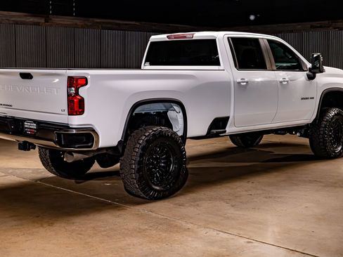 Used 2024 Chevrolet Silverado 3500 LT w/ Convenience Package image 10